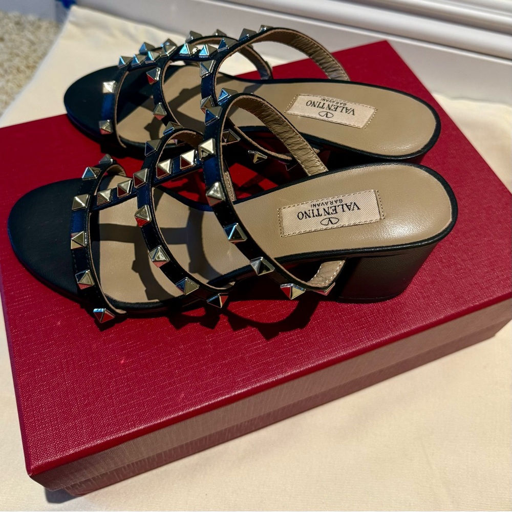 Valentino Garavani Rockstud Calfskin Leather Slide Sandals 60 mm — Black, EU 36
